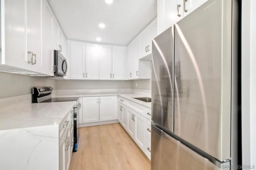 285 Moss Street #86 photo 1