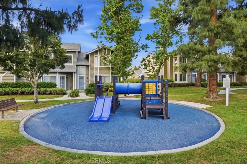 48 Monroe photo 28