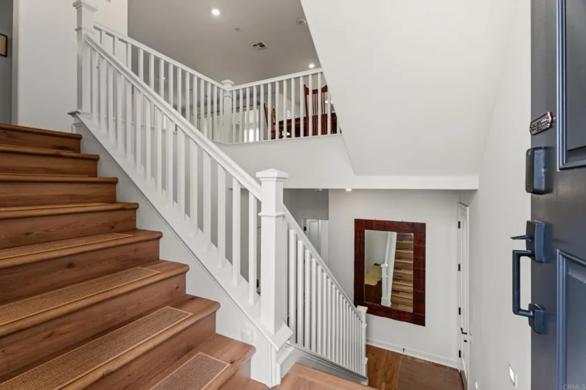 444 Bunsen Street photo 4