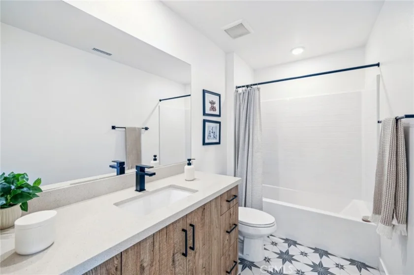 1686 Constellation Drive photo 11