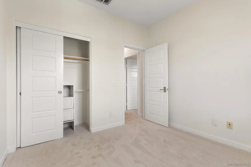2104 Cosmo Way photo 33