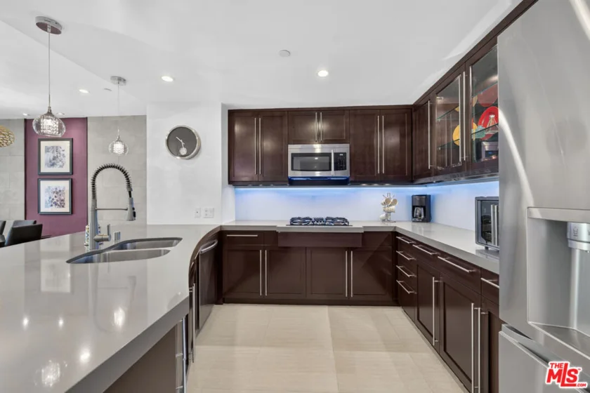 324 N Palm Drive #404 photo 16