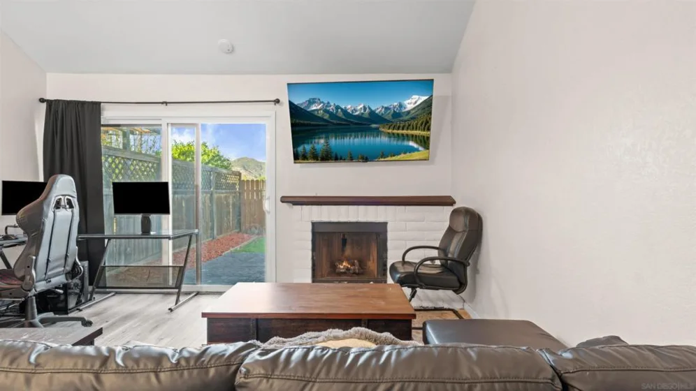 422 Devonshire Gln photo 12