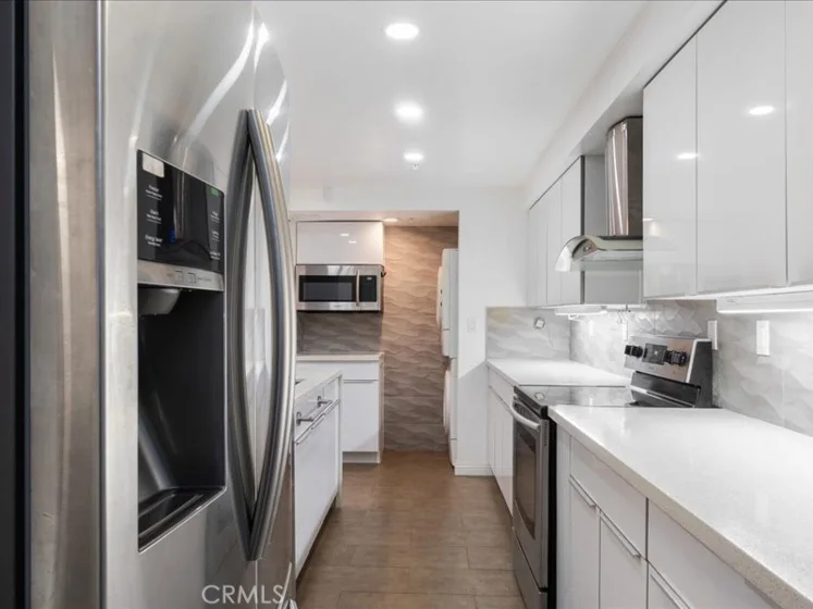 10660 Wilshire Boulevard #302 photo 18