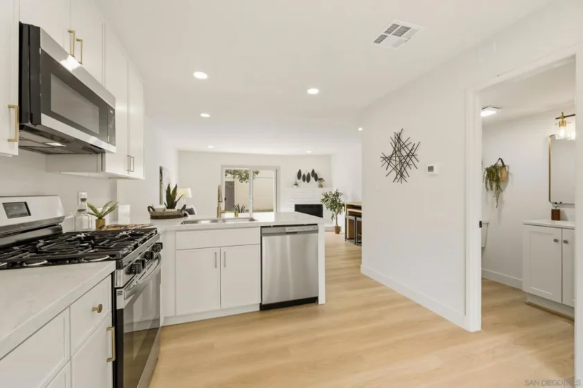 415 Woodlawn Avenue #D photo 14