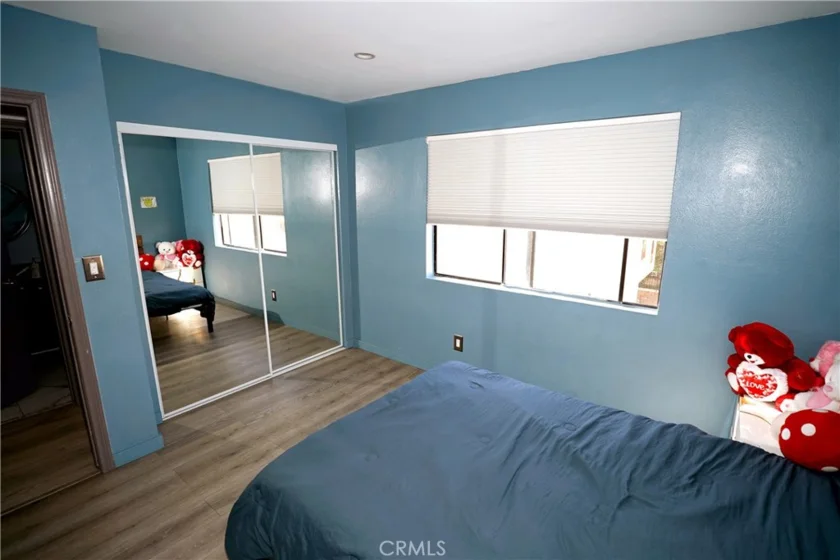 18954 Sherman Way #3 photo 35