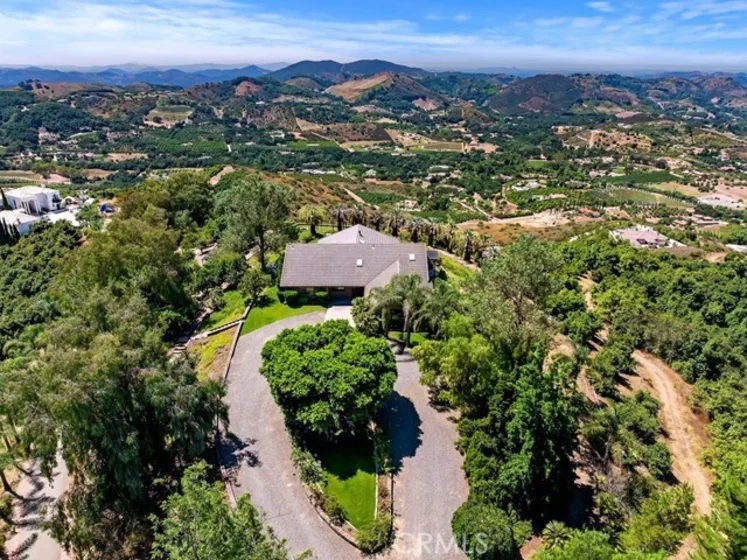 44665 La Cruz Drive photo 5