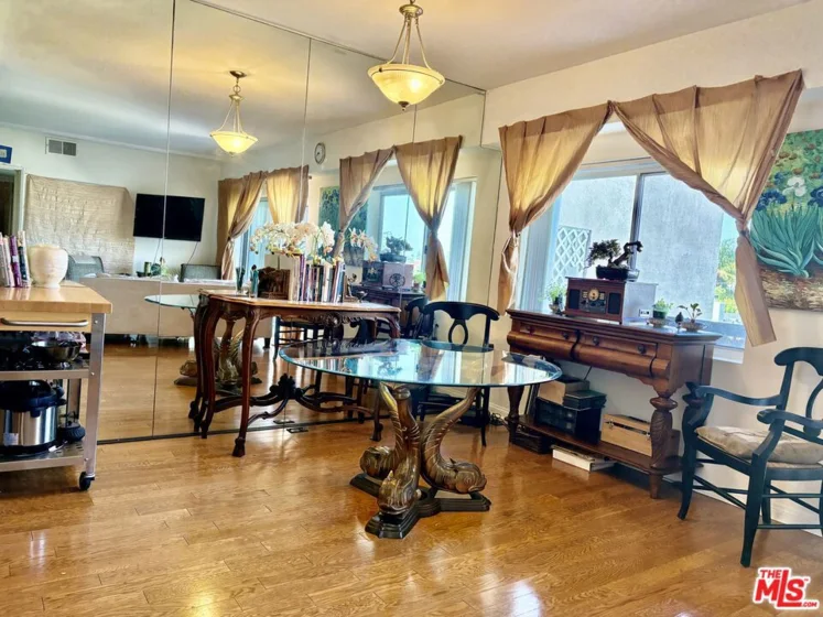 622 S Barrington Avenue #408 photo 13