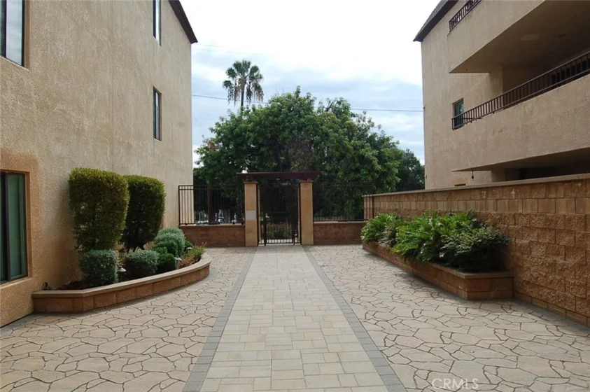 121 S Wilson #103 photo 5