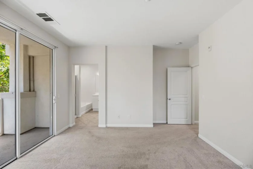 750 Harbor Cliff Way #105 photo 20