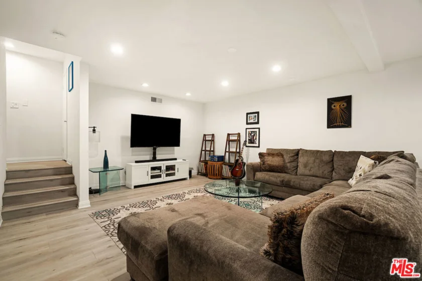 4658 Don Lorenzo Drive #E photo 14