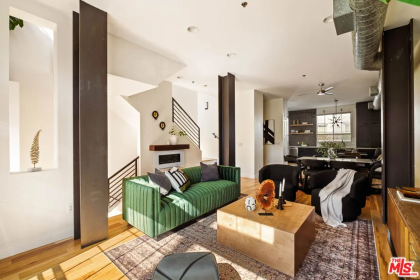 5400 Playa Vista Drive #14 photo 2