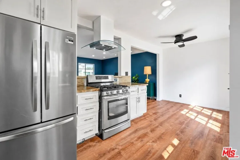 6160 Whitsett Avenue #10 photo 7