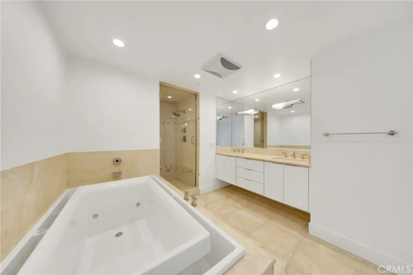 10520 Wilshire #902 photo 9