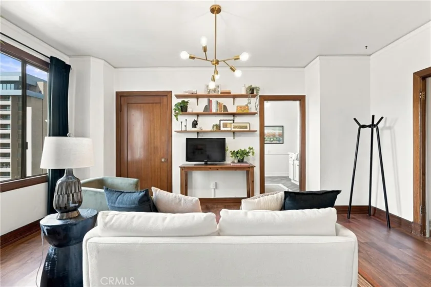 315 W 3rd #401 photo 5