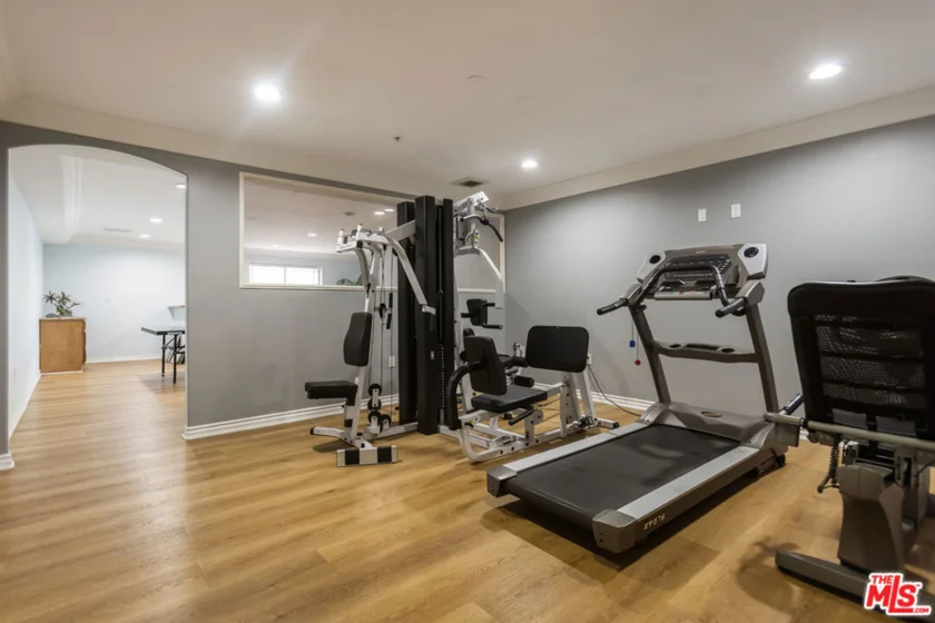 4733 Elmwood Avenue #102 photo 30