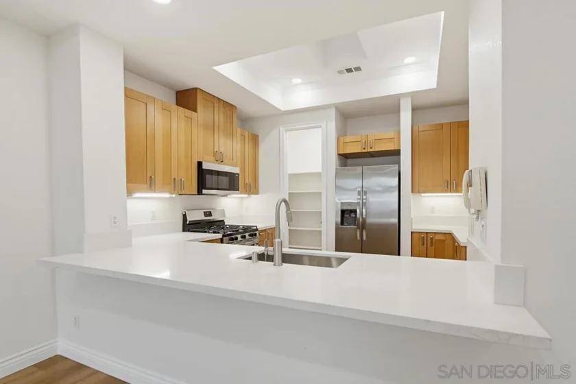 2078 San Diego photo 34