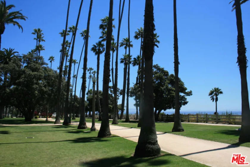 511 San Vicente Boulevard #107 photo 16