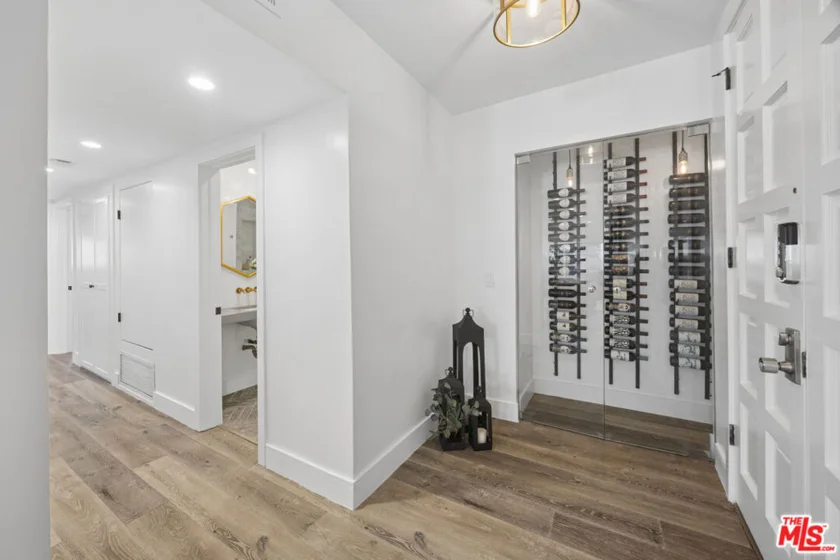 1828 Holmby Avenue #103 photo 10