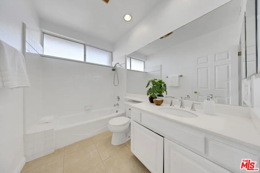 1872 Midvale Avenue #205 photo 32
