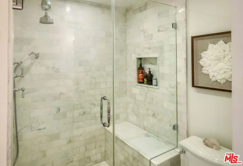 2385 Roscomare Road #D3 photo 6