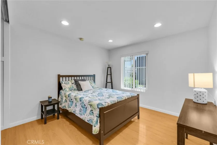 2142 W Liverpool Lane photo 15