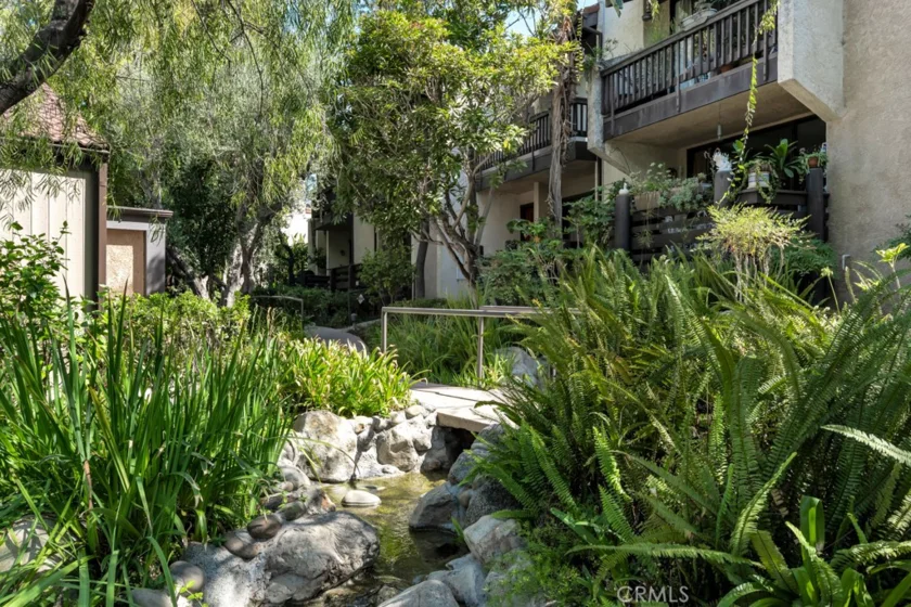 21931 Burbank Boulevard #25 photo 49