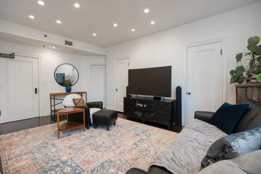 702 Ash Street #304 photo 1