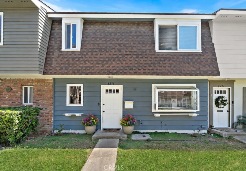 8215 Deerfield Drive photo 2