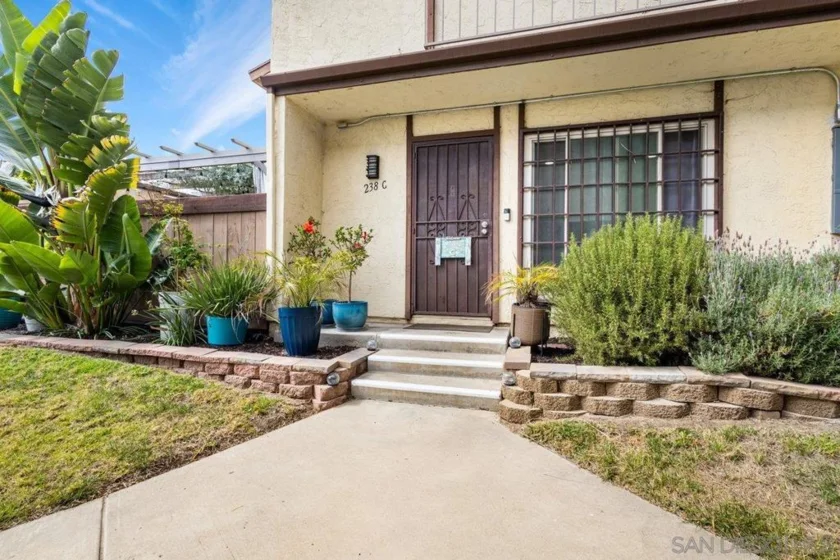 238 Regency Court #C photo 1