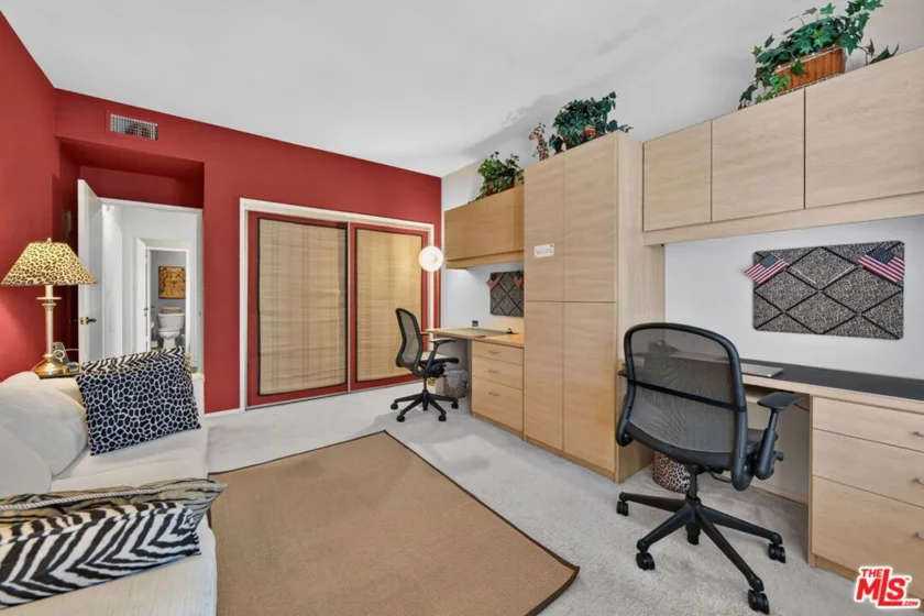 1944 Glendon Avenue #110 photo 21