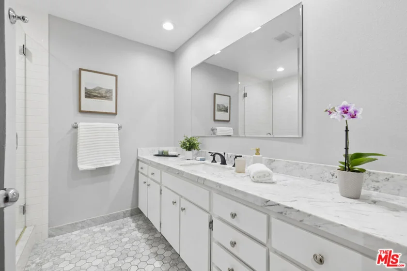 141 S Linden Drive #104 photo 18