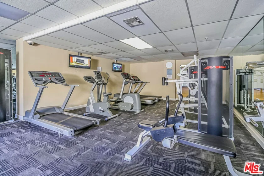 620 S Gramercy Place #301 photo 30