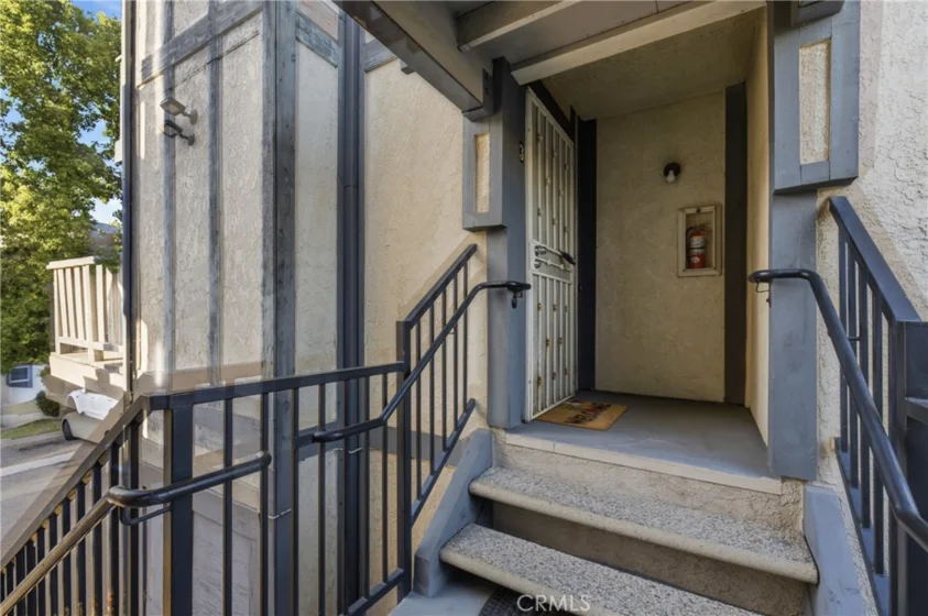 527 S Walnut #3 photo 4