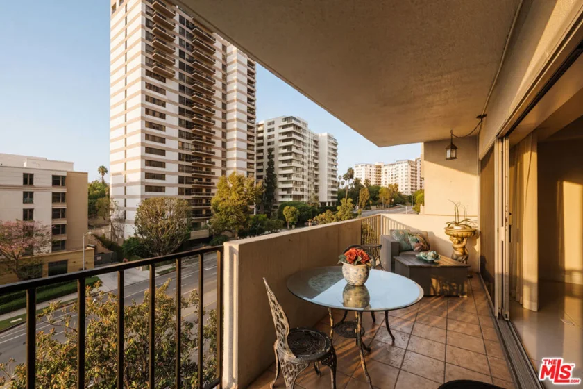 10450 Wilshire Boulevard #4J photo 9