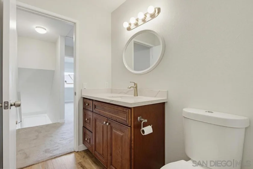 5130 N River Road #Unit B photo 31