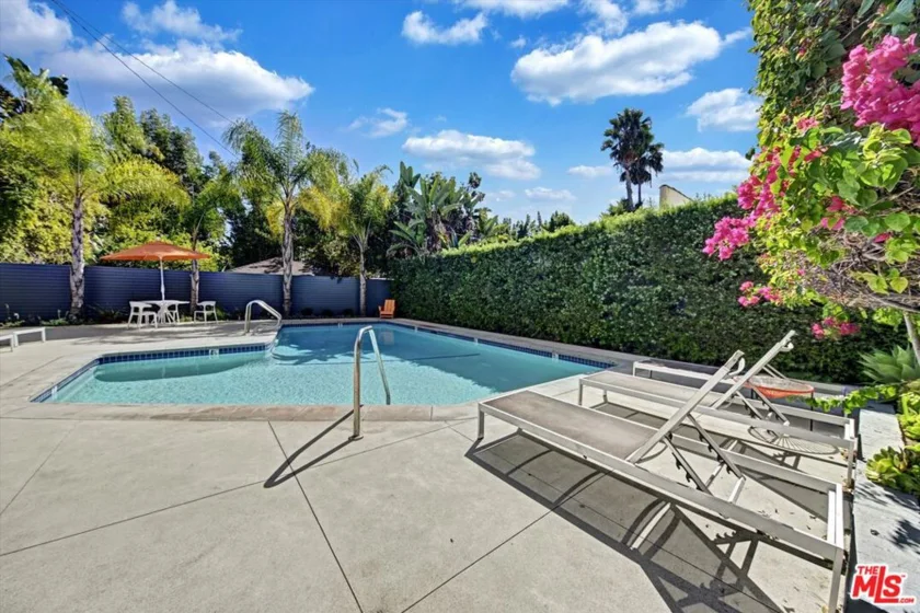 7560 Hollywood Boulevard #106 photo 31