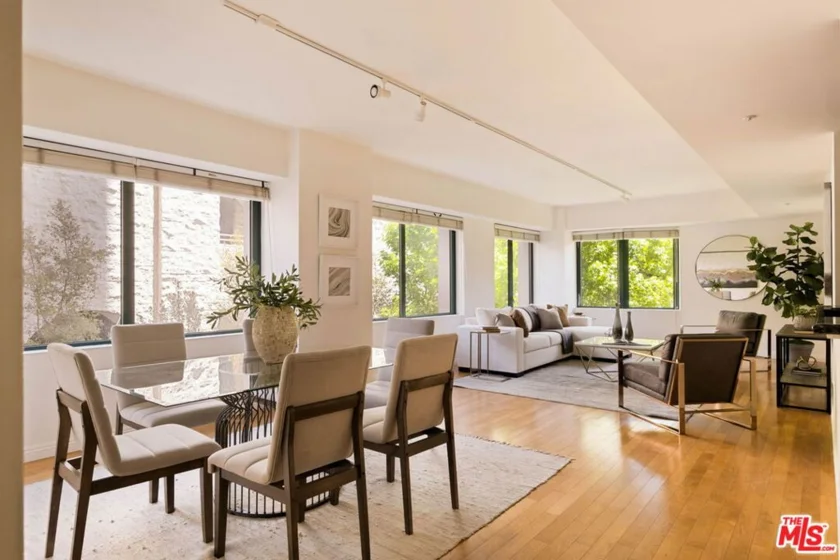 10520 Wilshire Boulevard #303 photo 1