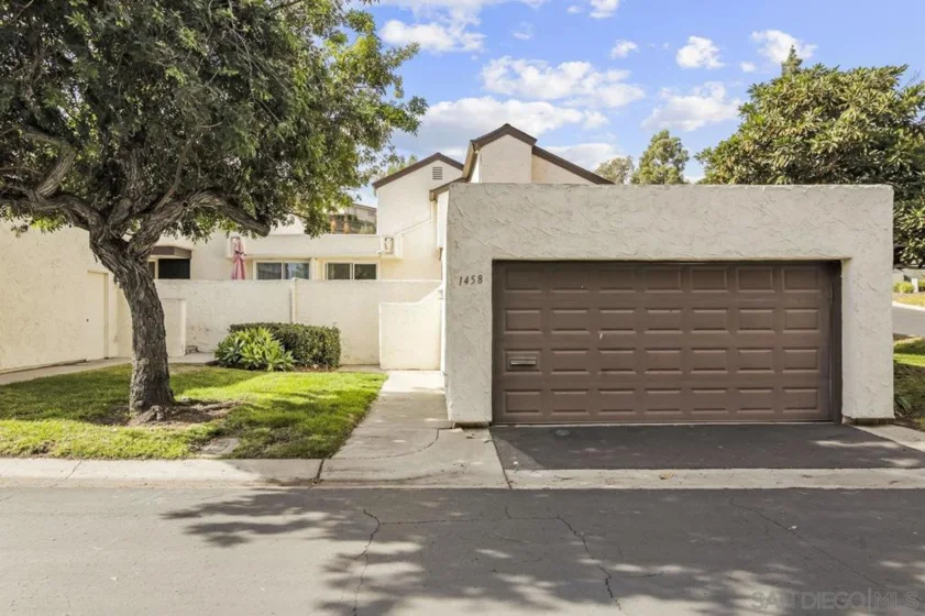 1458 Finch Street photo 1