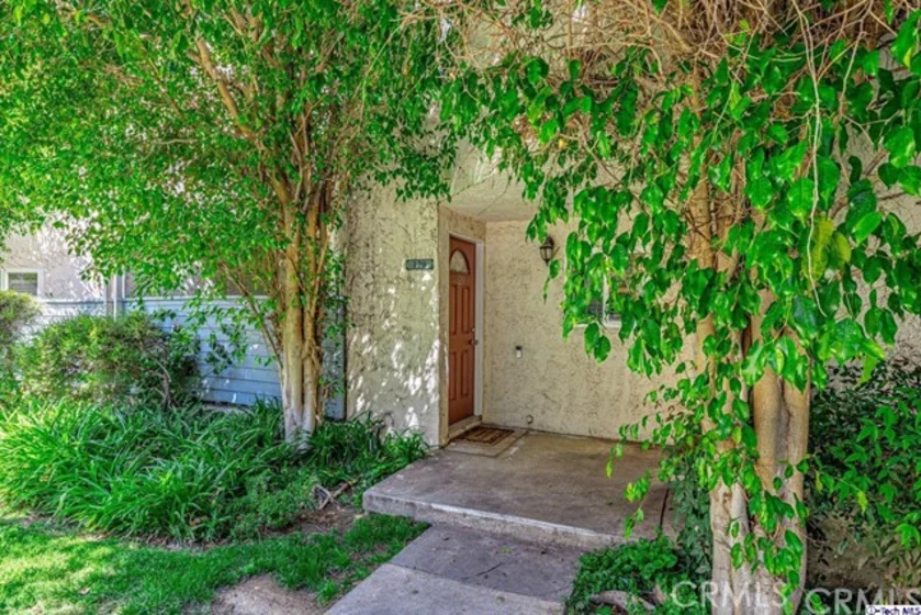 18411 Hatteras Street #129 photo 1