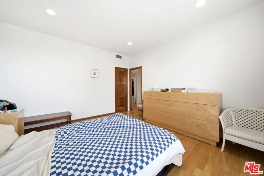 1424 N Crescent Heights Boulevard #49 photo 20