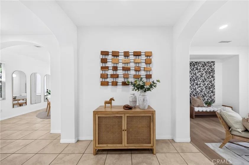344 N Santa Maria photo 1