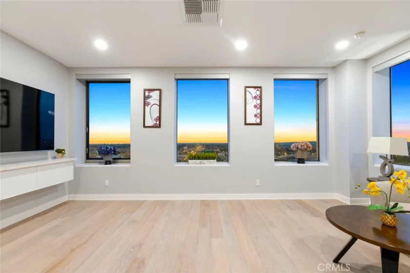 3810 Wilshire photo 1