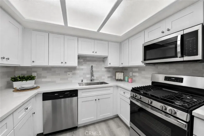 1131 Campbell Street #210 photo 3