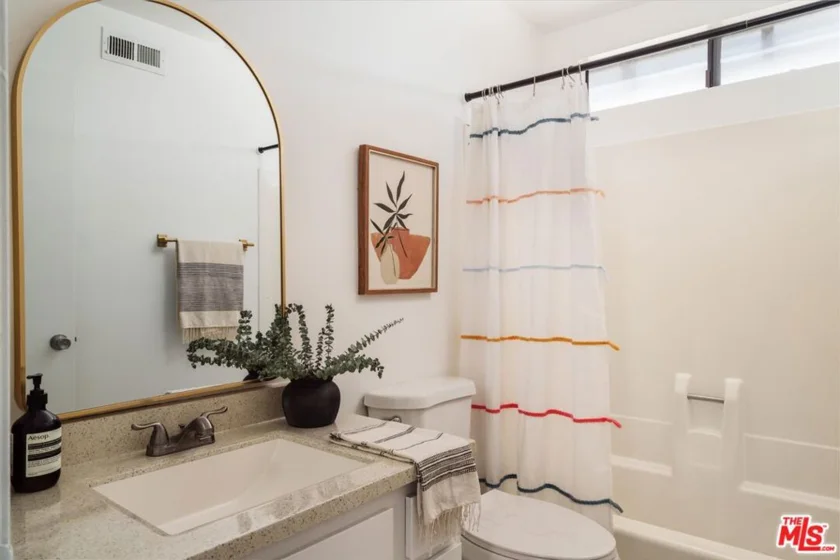 822 Victor Avenue #4 photo 16