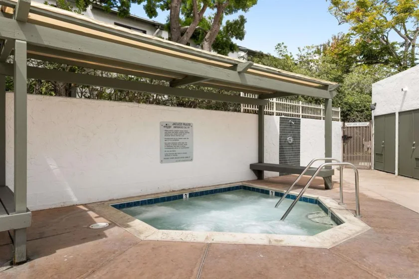 8746 Villa La Jolla Drive #51 photo 32