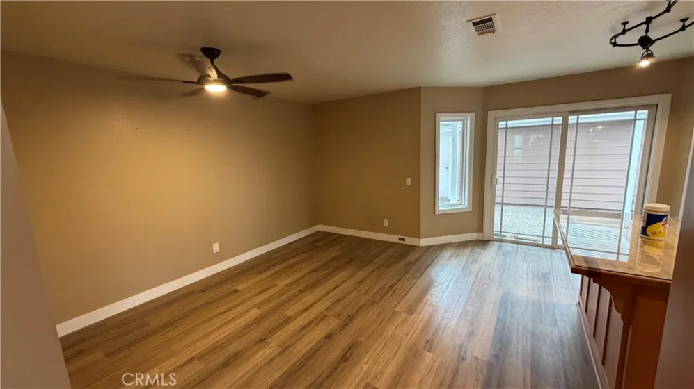 254 Monroe photo 7
