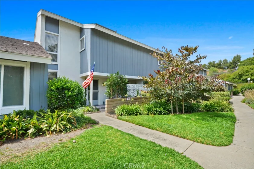 26341 Eastview Court photo 1