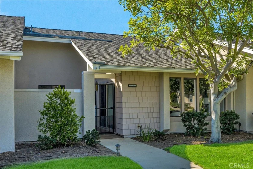 8605 Solano #1005-B photo 1