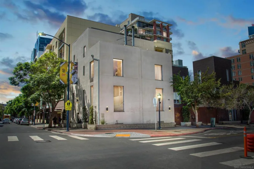 985 Island Avenue #4 photo 1